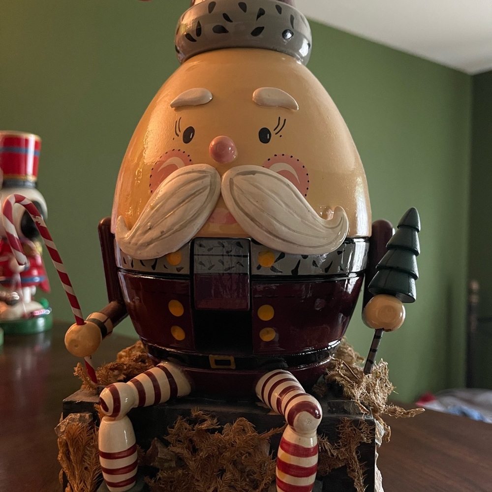 Kurt Adler Humpty Dumpty nutcracker